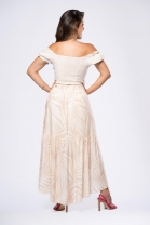Conjunto Off White Com Cropped Em Linho De Mangas Bufantes E Saia De Viscose Com Babados
