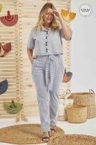 Conjunto de Calça e Camisa Curta Listrado Plus Size