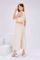 Conjunto de Calça Pantacourt e Blusa Bege 
