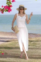 Conjunto de Saia Transpassada e Cropped Alongado Off White 