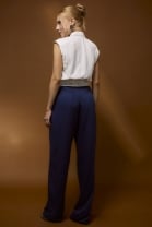 Conjunto de Calça Azul Marinho e Cropped Listrado