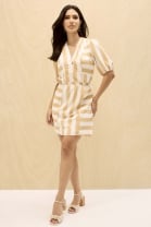 Vestido Curto Listrado com Decote em V