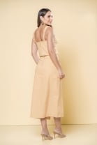 Conjunto de Saia Detalhe 3D e Cropped de Alça Amarelo