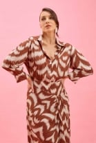 Vestido Midi Manga Longa Marrom Estampado 