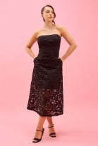 Vestido Midi Tomara que Caia em Renda Preto 
