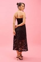 Vestido Midi Tomara que Caia em Renda Preto 