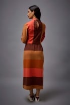 Conjunto de Saia Midi e Blusa Colorida Listrada 