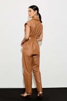 Conjunto de Calça e Colete em Couro Marrom 