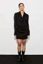Conjunto de Saia e Blazer Cropped Preto 