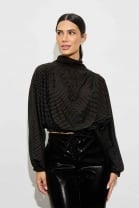 Blusa Gola Alta Preta Brilhante 
