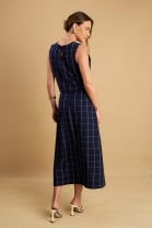 Conjunto de Saia Mídi e Blusa Marinho