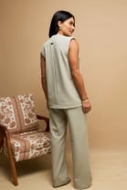Conjunto de Calça e Colete em Decote V Verde