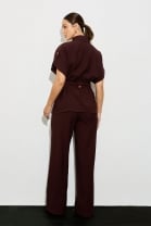 Conjunto de Calça e Camisa Marrom