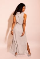 Vestido Midi com Abotoamento Frontal Cavado Cinza
