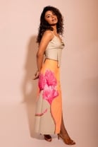 Conjunto de Saia Midi com Fenda Lateral e Cropped Assimetrico Estampado