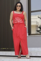 Conjunto de Saia Midi e Cropped com Transpasse Vermelho