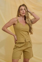 Conjunto de Bermuda e Blusa com Decote V Verde 