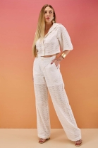 Conjunto Bordado de Calça e Camisa Cropped Off White