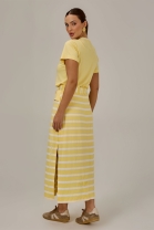 Conjunto de Saia e Blusa com Decote V Amarelo