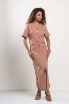 Conjunto de Saia com Fenda e Camisa Mocha Mousse