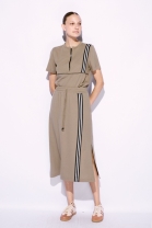 Conjunto de Saia com Fenda Lateral e Blusa Cinza