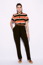 Conjunto de Cal&ccedil;a Preta e Blusa Listrada