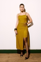 Conjunto de Saia com Fenda e Cropped Mostarda
