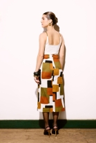 Conjunto de Saia Estampada e Blusa Branca