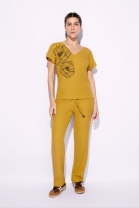 Conjunto de Cal&ccedil;a e Blusa com Decote V Mostarda