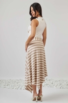 Conjunto de Saia Midi com Fenda e Blusa Off White