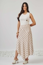 Conjunto de Saia Midi com Fenda e Blusa Off White