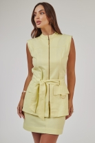 Conjunto de Saia e Colete Alongado Amarelo