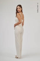 Conjunto Calça e Blusa com Decote Estruturado OFF