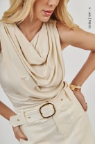 Conjunto de Saia Curta Cargo e Blusa Bege