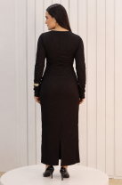 Vestido M&iacute;di com Decote Torcido Preto