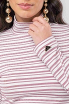 Blusa Manga Longa e Gola Alta Vermelha